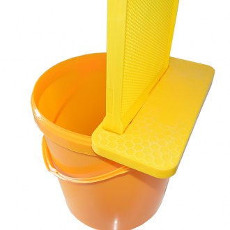 Supporto per telaini su secchio - plastica