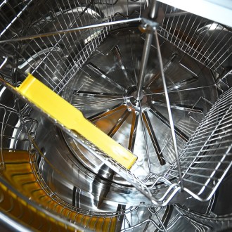 Smielatore Mellarius MaxiLine 4 telai radiali con motore elettrico 230V P64